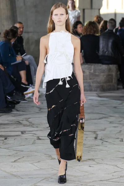 Look 4